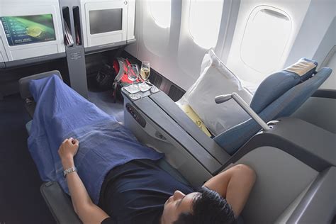 Philippine Airlines BOEING 777 BUSINESS CLASS Review.